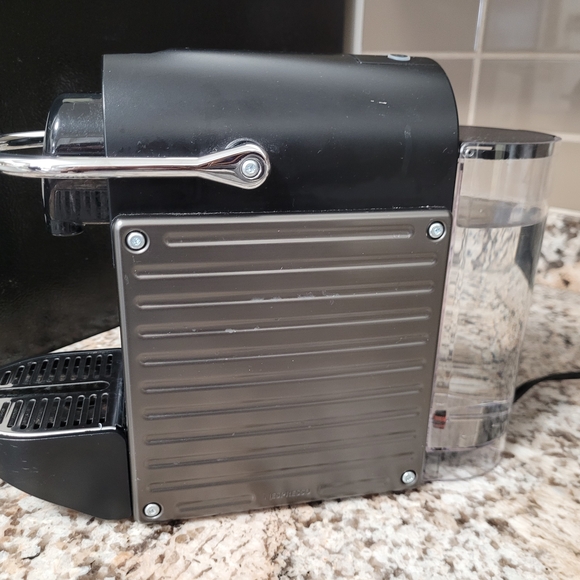 Nespresso Pixie Coffee Machine - Picture 3 of 3